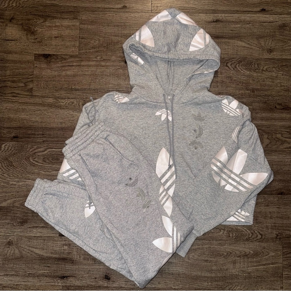 🚫 SOLD 🚫 Adidas Gray Hoodie and Jogger Set